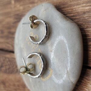 Victorian scroll vintage earrings patina E664